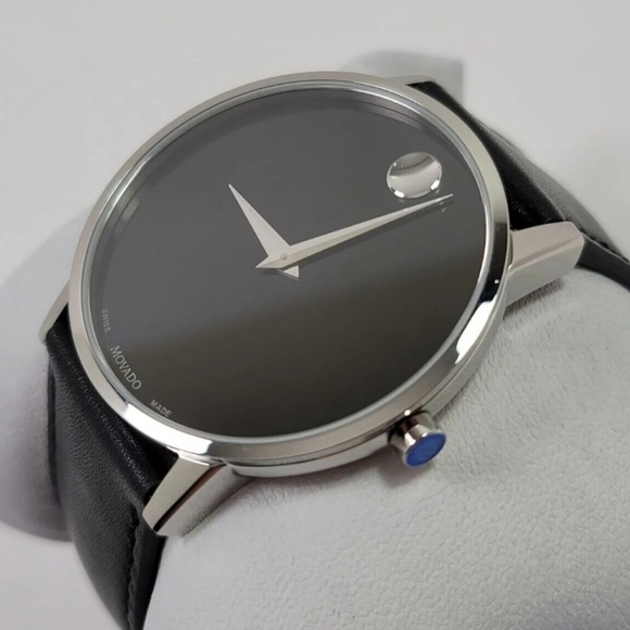 ***SOLD*** Movado Men's Museum Classic Leather Strap Watch with Black Dial - Picture 4 of 14